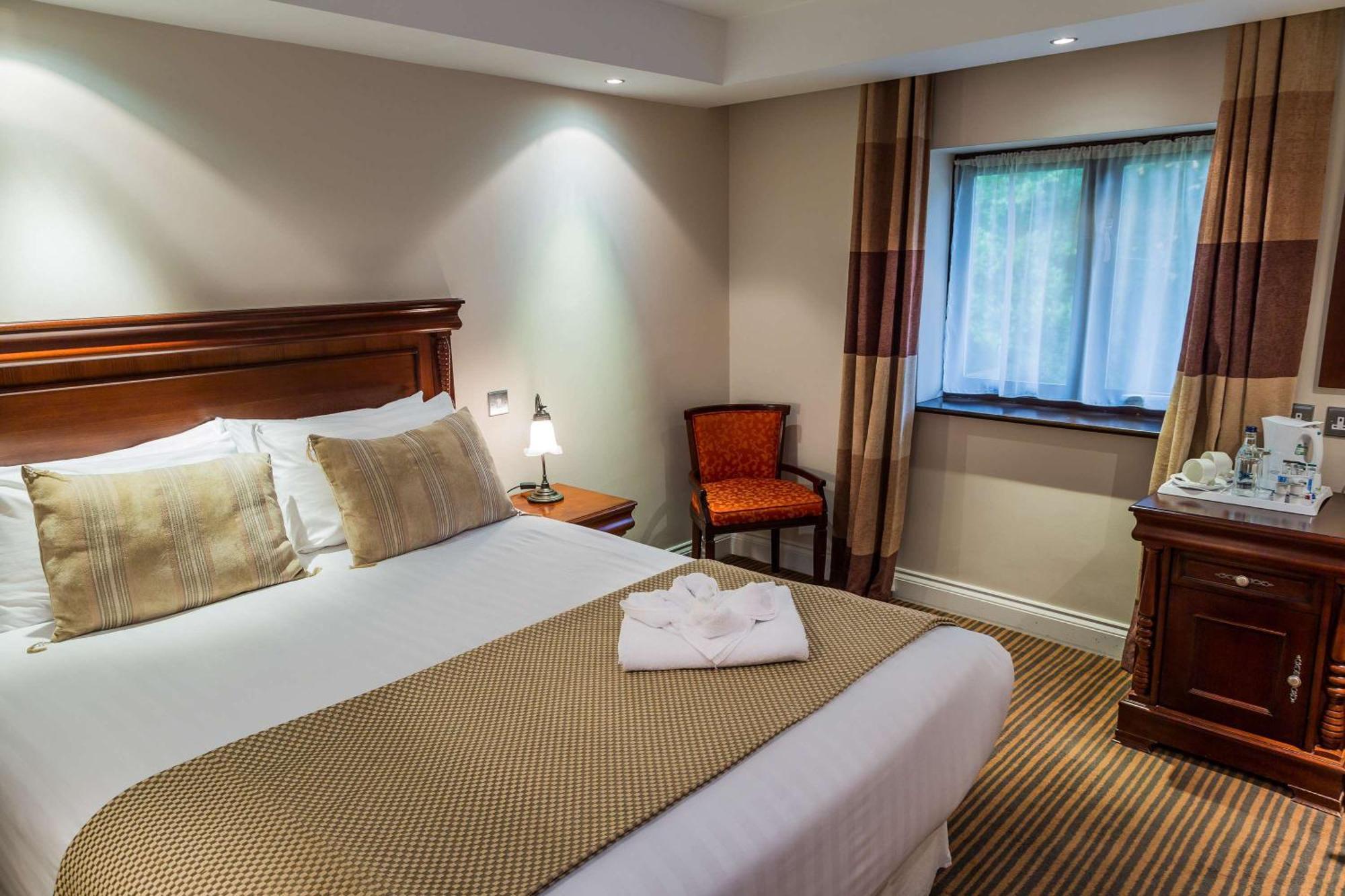 The Casa Hotel, Sure Hotel Collection By Best Western Yateley Exterior photo